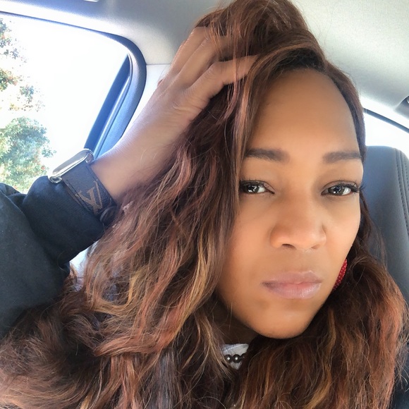 Meet your Posher, Samara - Picture 2 of 2